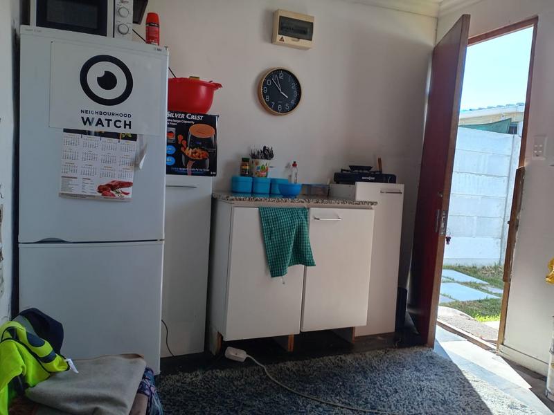 2 Bedroom Property for Sale in Pelikan Park Western Cape